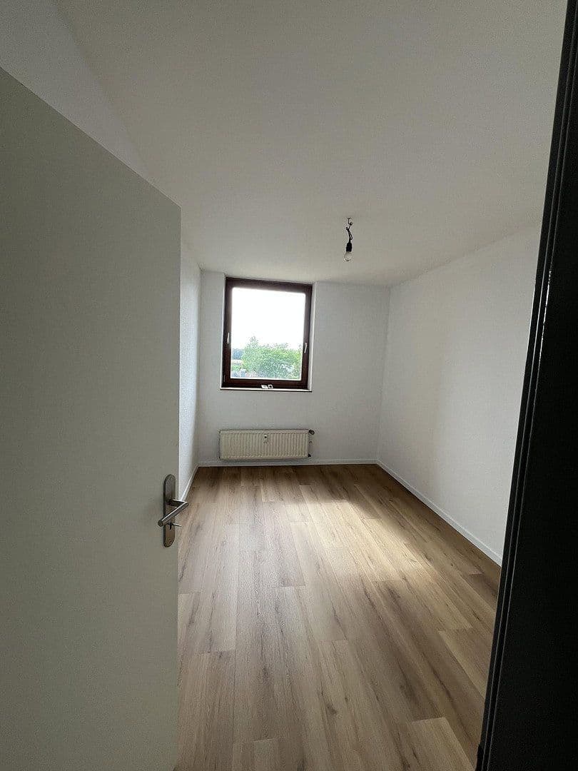 Prenájom bytu 3-izbový 75 m², Versmold, Severné Porýnie - Westfálsko Prenájom bytu 3-izbový 75 m², Versmold, Severné Porýnie - Westfálsko