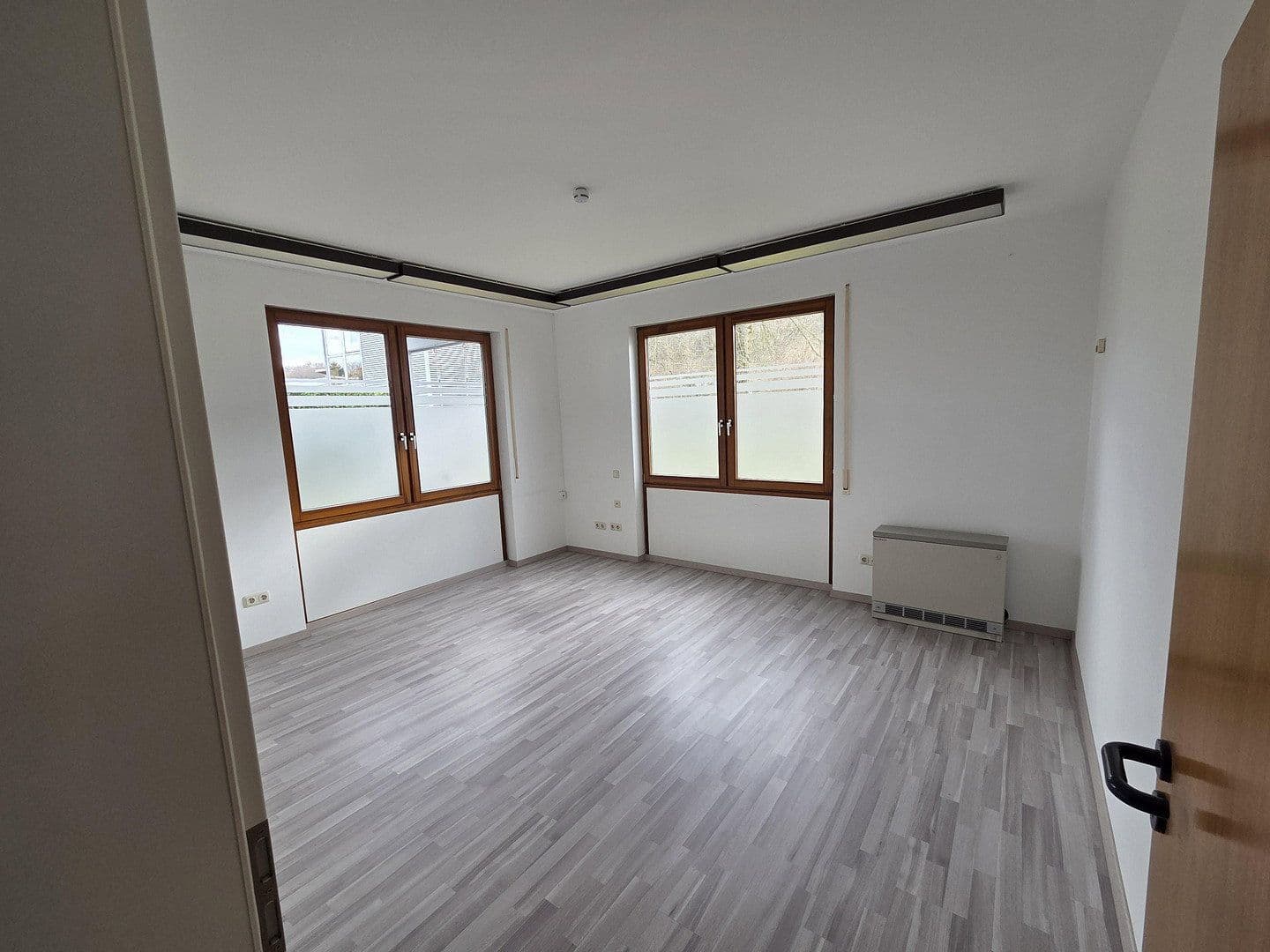 Prenájom kancelárie 100 m², Kilianstädter Straße 36, Schöneck, Hesensko Prenájom kancelárie 100 m², Kilianstädter Straße 36, Schöneck, Hesensko
