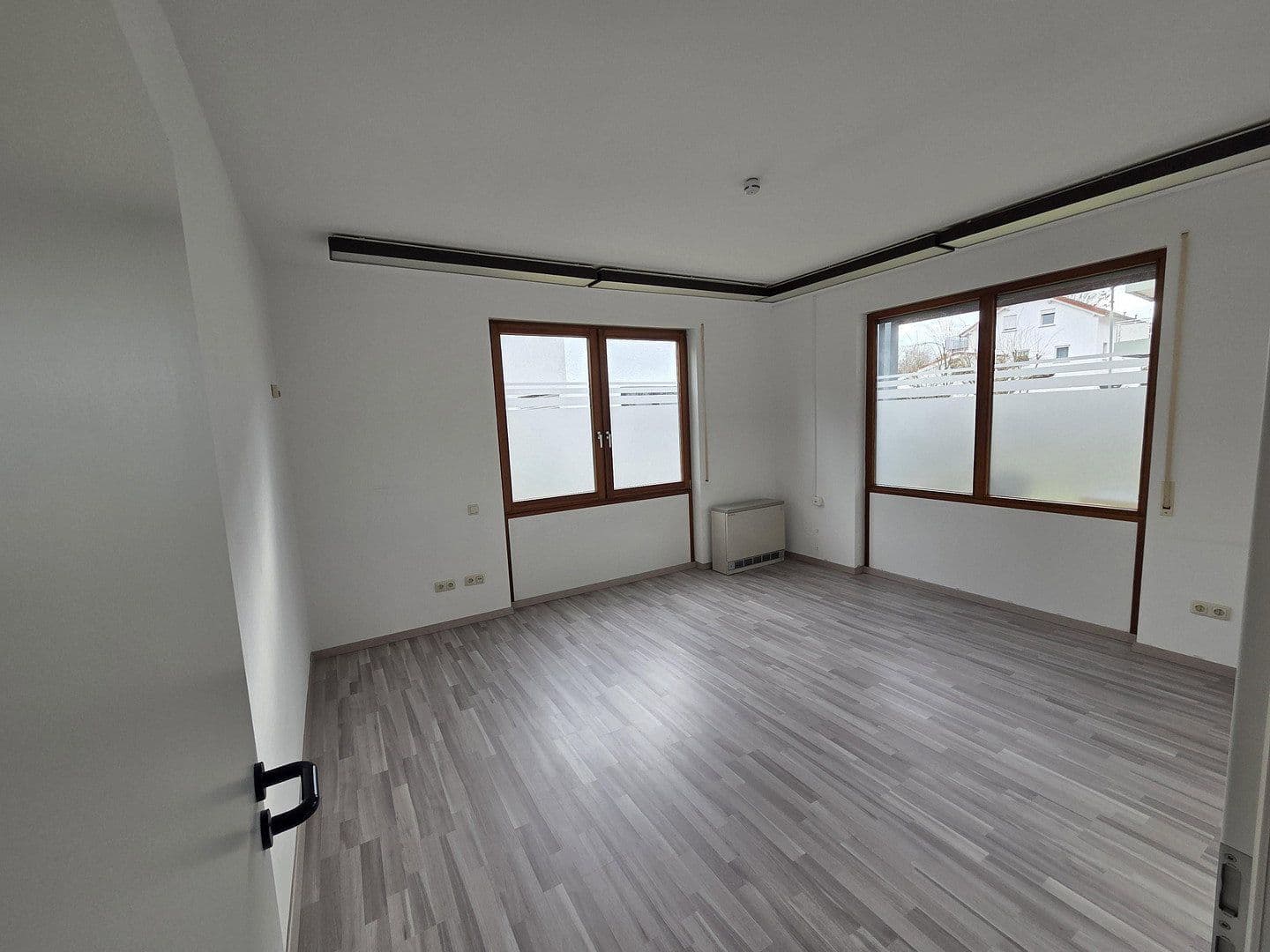 Prenájom kancelárie 100 m², Kilianstädter Straße 36, Schöneck, Hesensko Prenájom kancelárie 100 m², Kilianstädter Straße 36, Schöneck, Hesensko