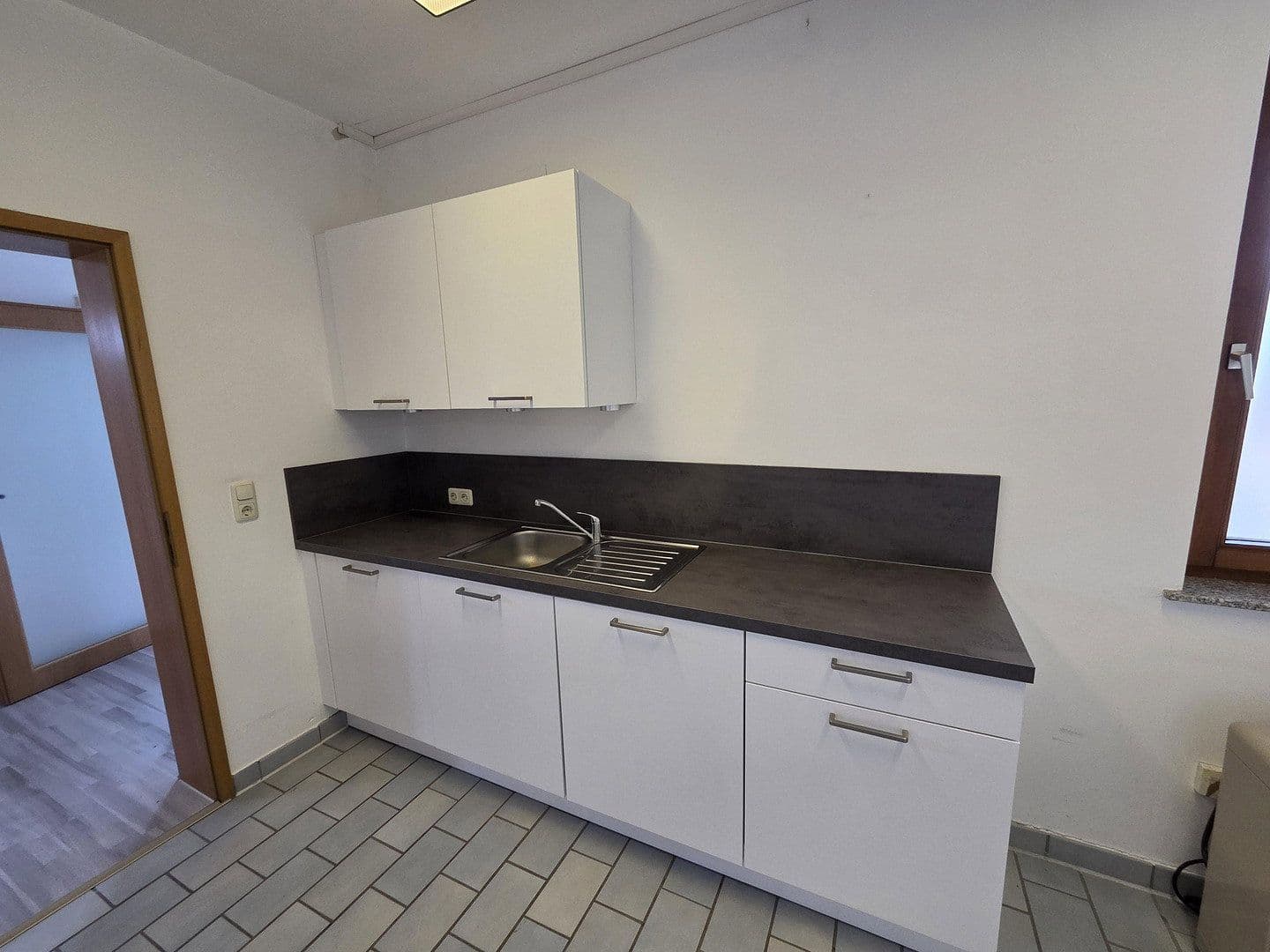 Prenájom kancelárie 100 m², Kilianstädter Straße 36, Schöneck, Hesensko Prenájom kancelárie 100 m², Kilianstädter Straße 36, Schöneck, Hesensko
