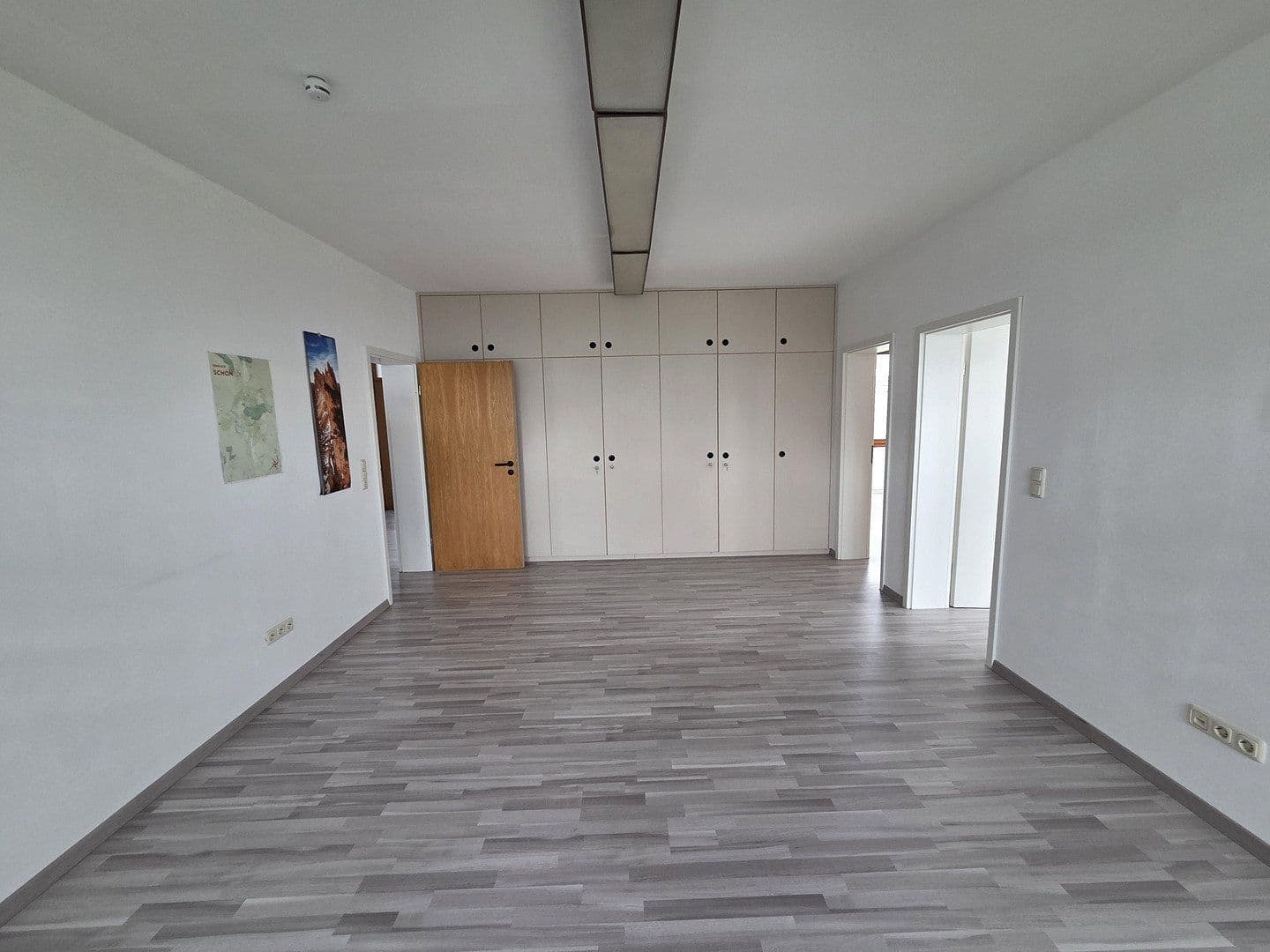 Prenájom kancelárie 100 m², Kilianstädter Straße 36, Schöneck, Hesensko Prenájom kancelárie 100 m², Kilianstädter Straße 36, Schöneck, Hesensko