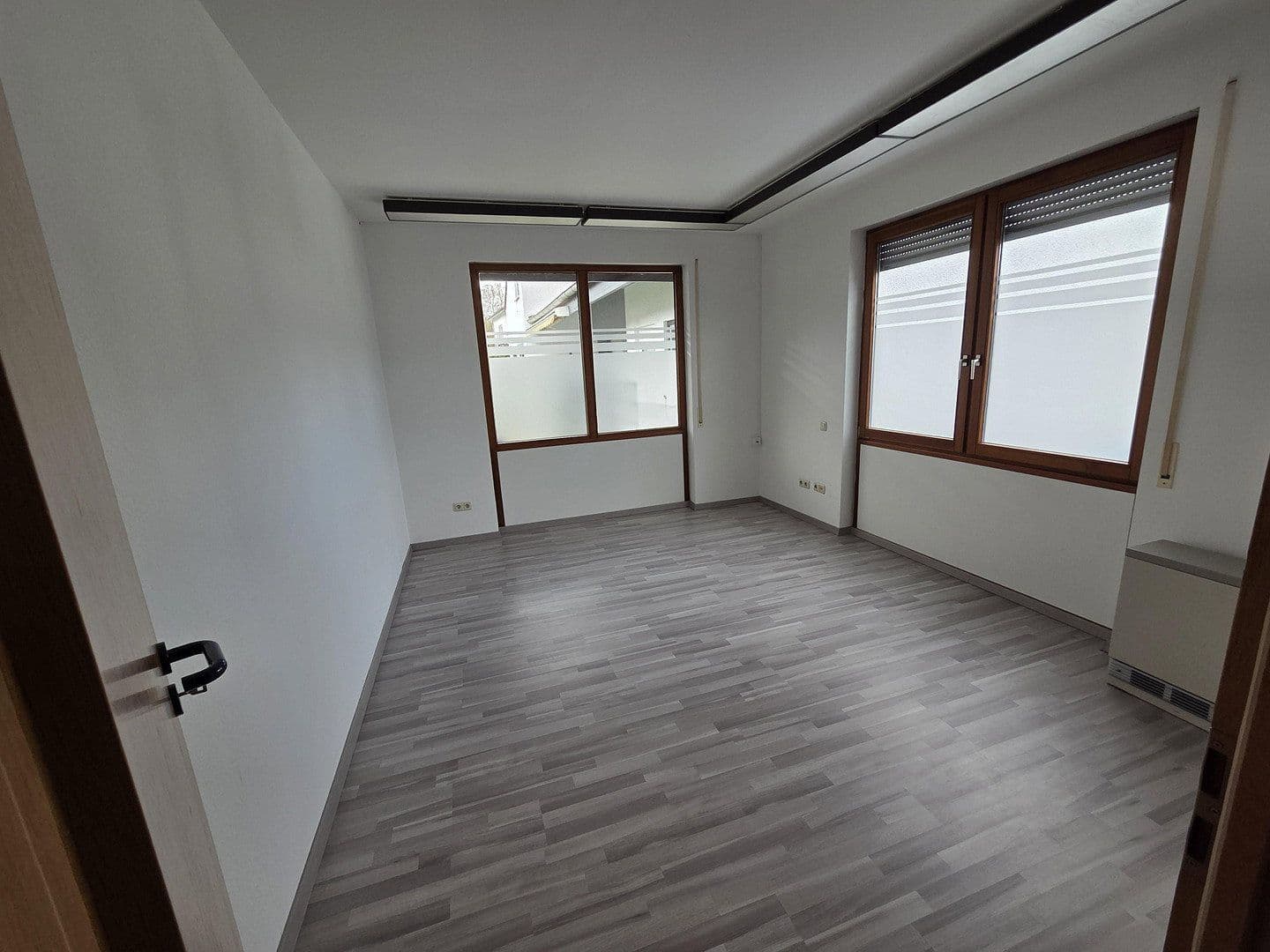 Prenájom kancelárie 100 m², Kilianstädter Straße 36, Schöneck, Hesensko Prenájom kancelárie 100 m², Kilianstädter Straße 36, Schöneck, Hesensko