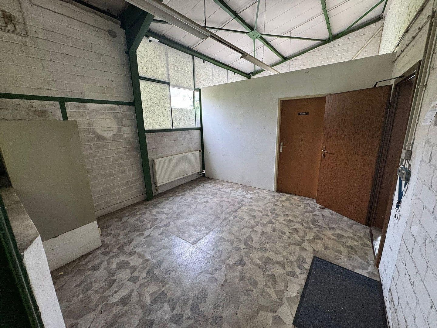 Prenájom nebytového priestoru 750 m², Solingen, Severné Porýnie - Westfálsko Prenájom nebytového priestoru 750 m², Solingen, Severné Porýnie - Westfálsko