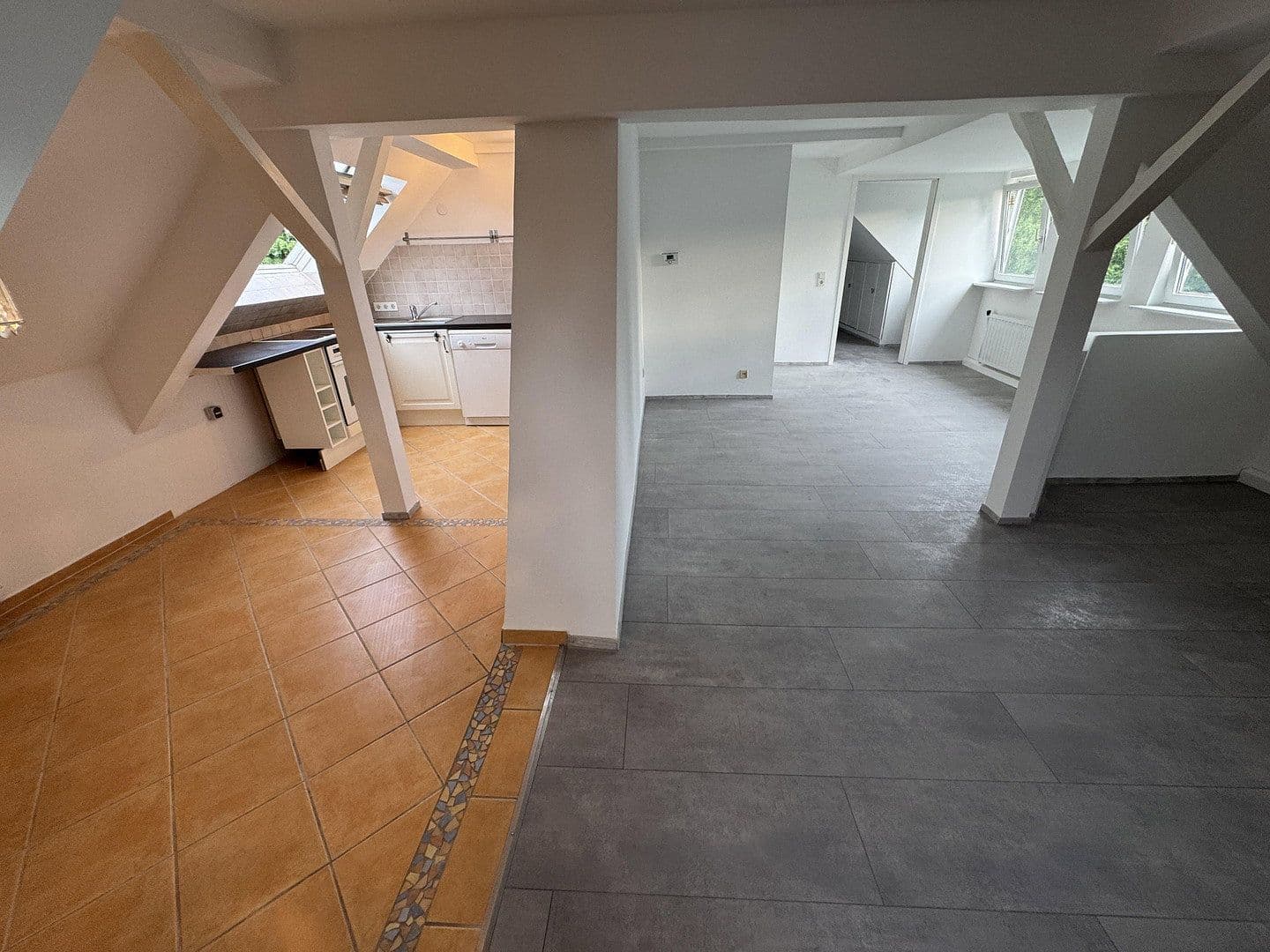 Prenájom bytu 3-izbový 79 m², Wuppertal Cronenberg, Severné Porýnie - Westfálsko Prenájom bytu 3-izbový 79 m², Wuppertal Cronenberg, Severné Porýnie - Westfálsko
