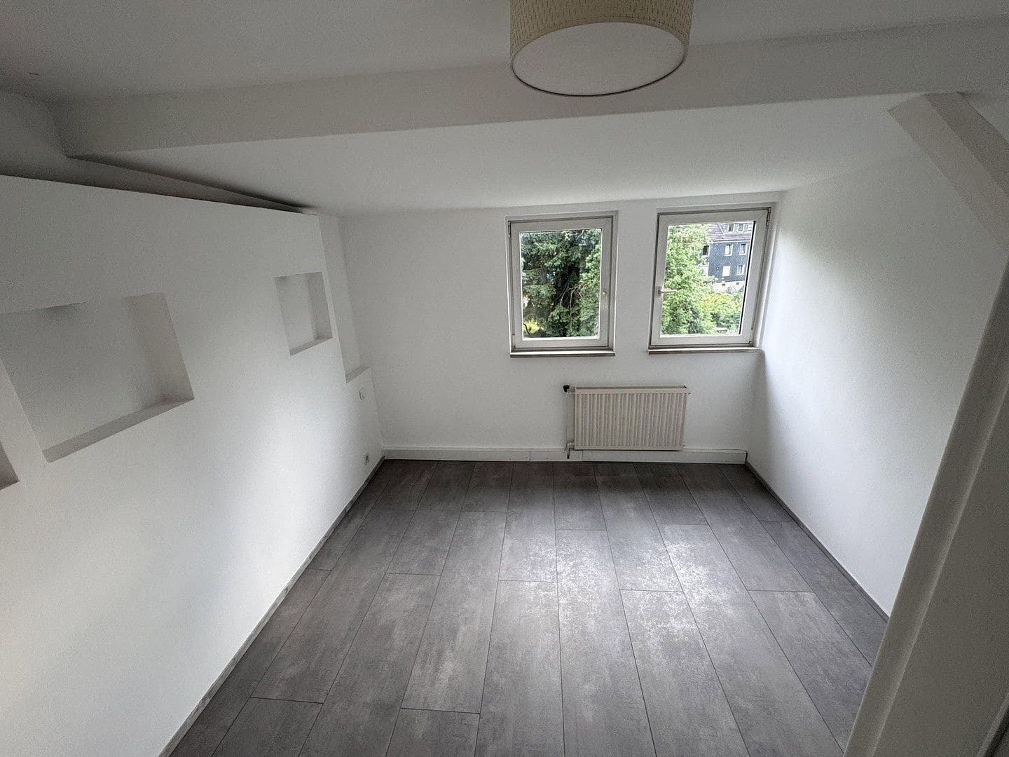Prenájom bytu 3-izbový 79 m², Wuppertal Cronenberg, Severné Porýnie - Westfálsko Prenájom bytu 3-izbový 79 m², Wuppertal Cronenberg, Severné Porýnie - Westfálsko