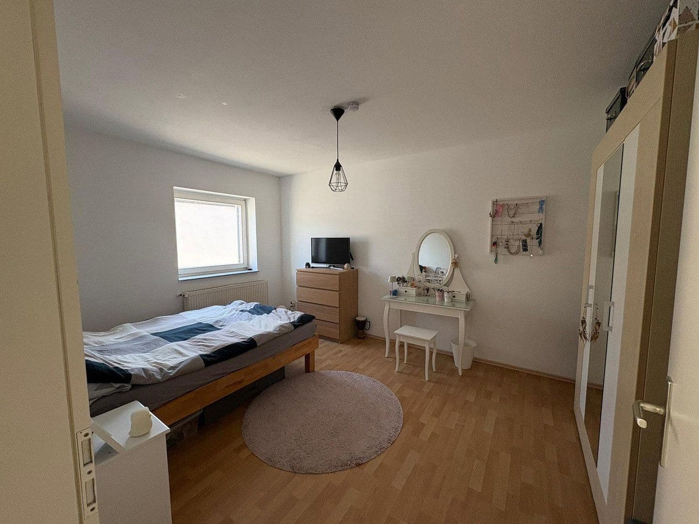 Prenájom bytu 3-izbový 100 m², Neuer Weg 8, Rosbach v. d. Höhe, Hesensko Prenájom bytu 3-izbový 100 m², Neuer Weg 8, Rosbach v. d. Höhe, Hesensko