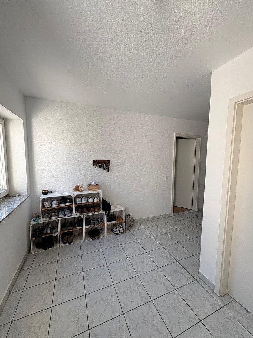 Prenájom bytu 3-izbový 100 m², Neuer Weg 8, Rosbach v. d. Höhe, Hesensko Prenájom bytu 3-izbový 100 m², Neuer Weg 8, Rosbach v. d. Höhe, Hesensko