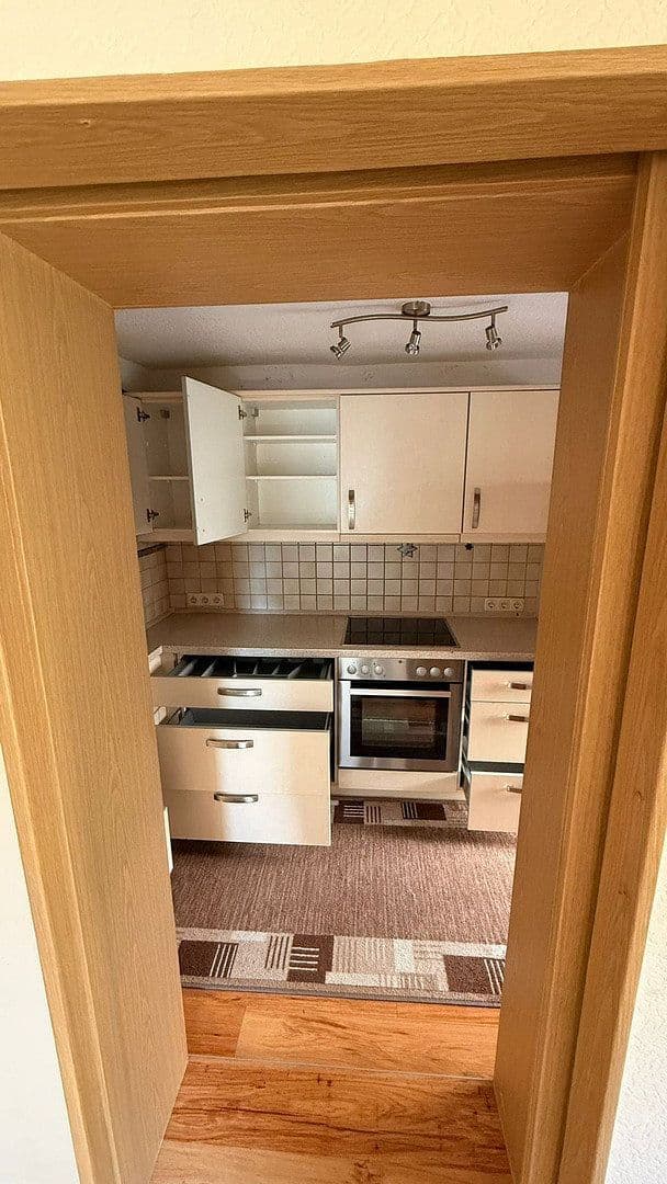 Predaj domu 90 m², pozemek 399 m², Burgstraße 8 08228, Rodewisch, Sasko Predaj domu 90 m², pozemek 399 m², Burgstraße 8 08228, Rodewisch, Sasko