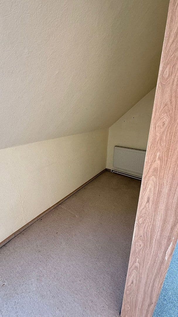 Predaj domu 90 m², pozemek 399 m², Burgstraße 8 08228, Rodewisch, Sasko Predaj domu 90 m², pozemek 399 m², Burgstraße 8 08228, Rodewisch, Sasko