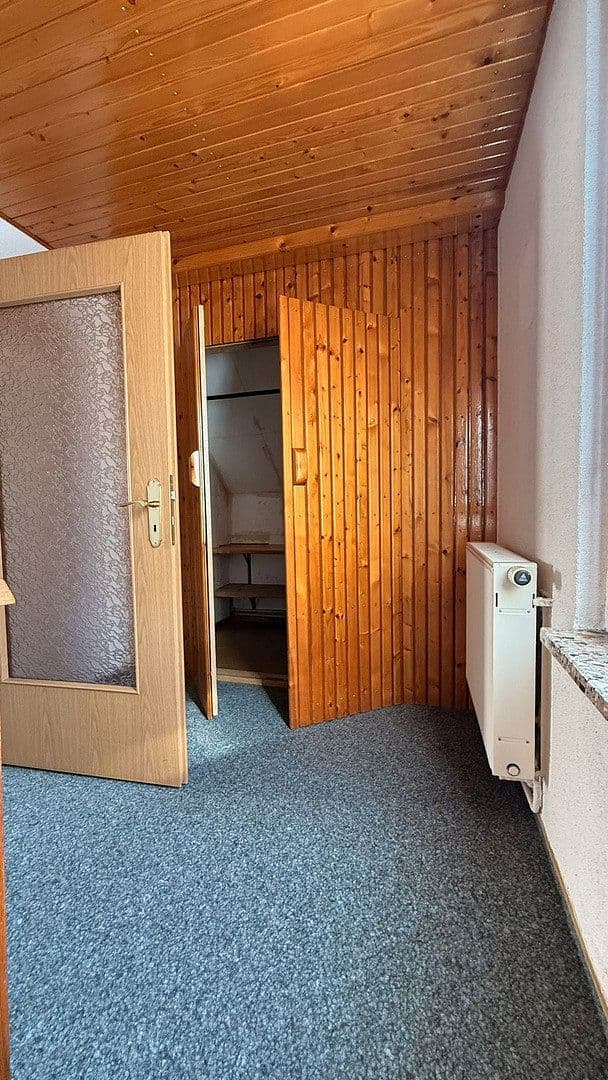 Predaj domu 90 m², pozemek 399 m², Burgstraße 8 08228, Rodewisch, Sasko Predaj domu 90 m², pozemek 399 m², Burgstraße 8 08228, Rodewisch, Sasko