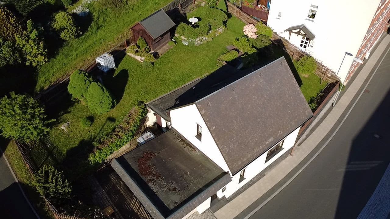 Predaj domu 90 m², pozemek 399 m², Burgstraße 8 08228, Rodewisch, Sasko Predaj domu 90 m², pozemek 399 m², Burgstraße 8 08228, Rodewisch, Sasko