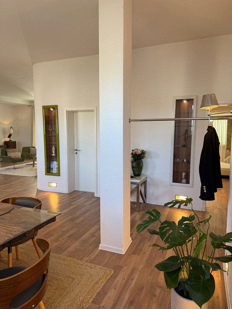 Predaj bytu 4-izbový 165 m², Freiberg am Neckar, Bádensko-Wurttembersko Predaj bytu 4-izbový 165 m², Freiberg am Neckar, Bádensko-Wurttembersko
