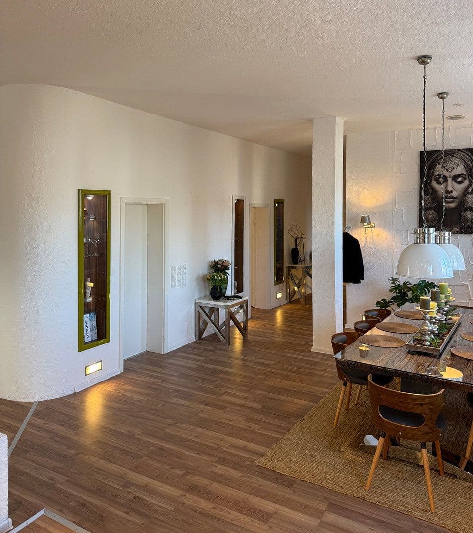 Predaj bytu 4-izbový 165 m², Freiberg am Neckar, Bádensko-Wurttembersko Predaj bytu 4-izbový 165 m², Freiberg am Neckar, Bádensko-Wurttembersko
