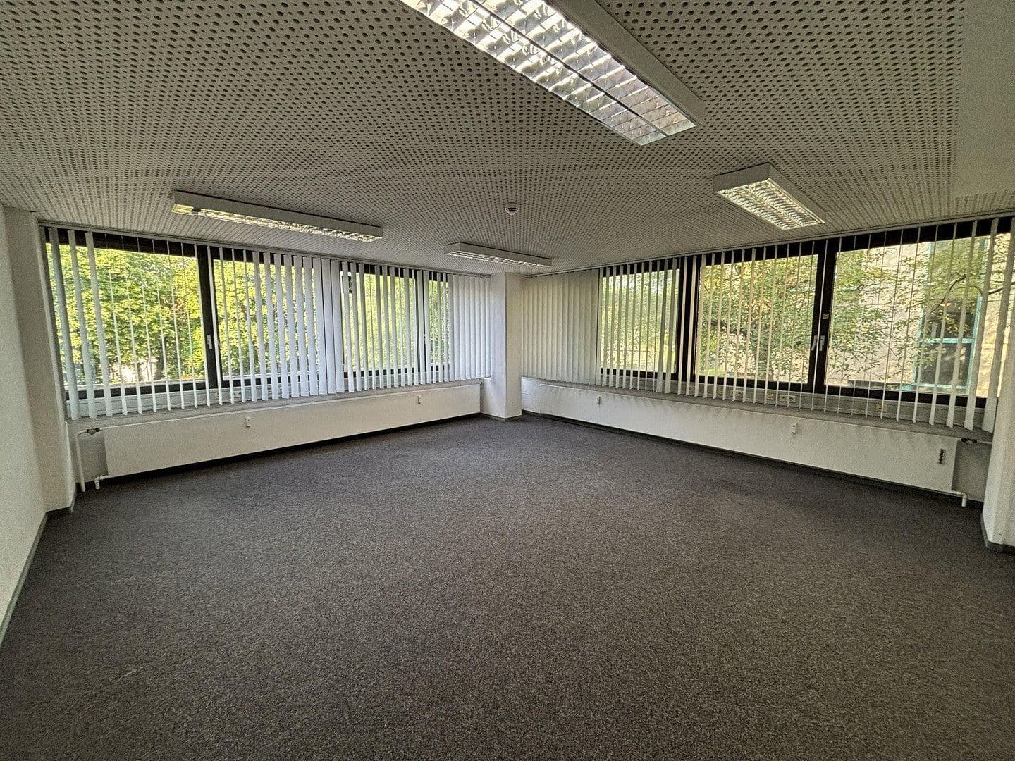 Prenájom kancelárie 120 m², Münsterstrasse 330, Düsseldorf, Severné Porýnie - Westfálsko Prenájom kancelárie 120 m², Münsterstrasse 330, Düsseldorf, Severné Porýnie - Westfálsko