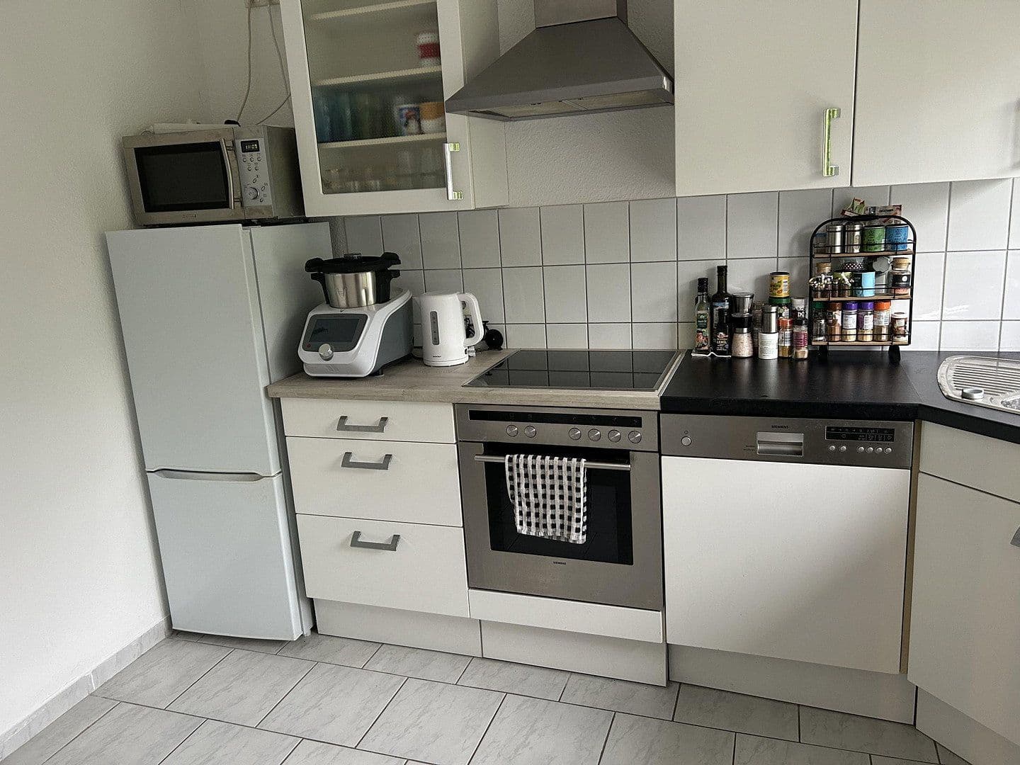 Prenájom bytu 3-izbový 72 m², Brücke 45, Neuss, Severné Porýnie - Westfálsko Prenájom bytu 3-izbový 72 m², Brücke 45, Neuss, Severné Porýnie - Westfálsko