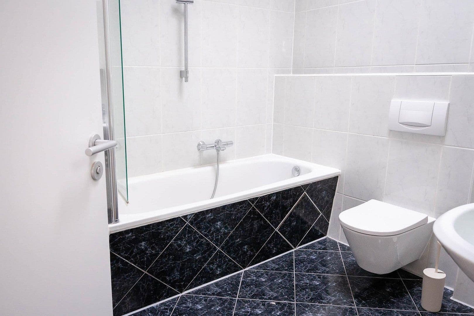 Predaj bytu 3-izbový 86 m², Berlin, Berlín Predaj bytu 3-izbový 86 m², Berlin, Berlín