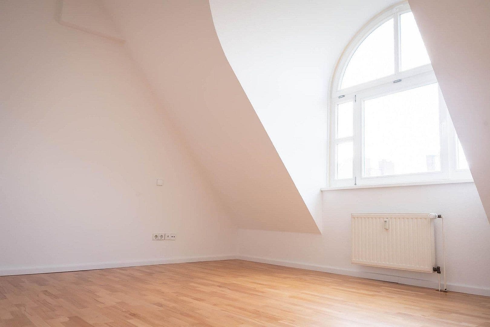Predaj bytu 3-izbový 86 m², Berlin, Berlín Predaj bytu 3-izbový 86 m², Berlin, Berlín
