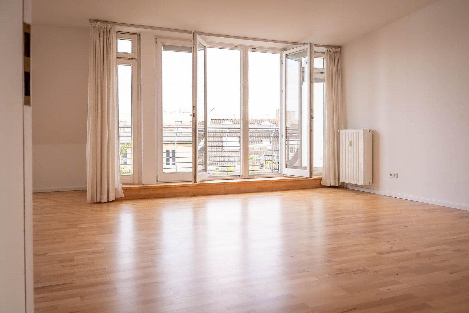Predaj bytu 3-izbový 86 m², Berlin, Berlín Predaj bytu 3-izbový 86 m², Berlin, Berlín