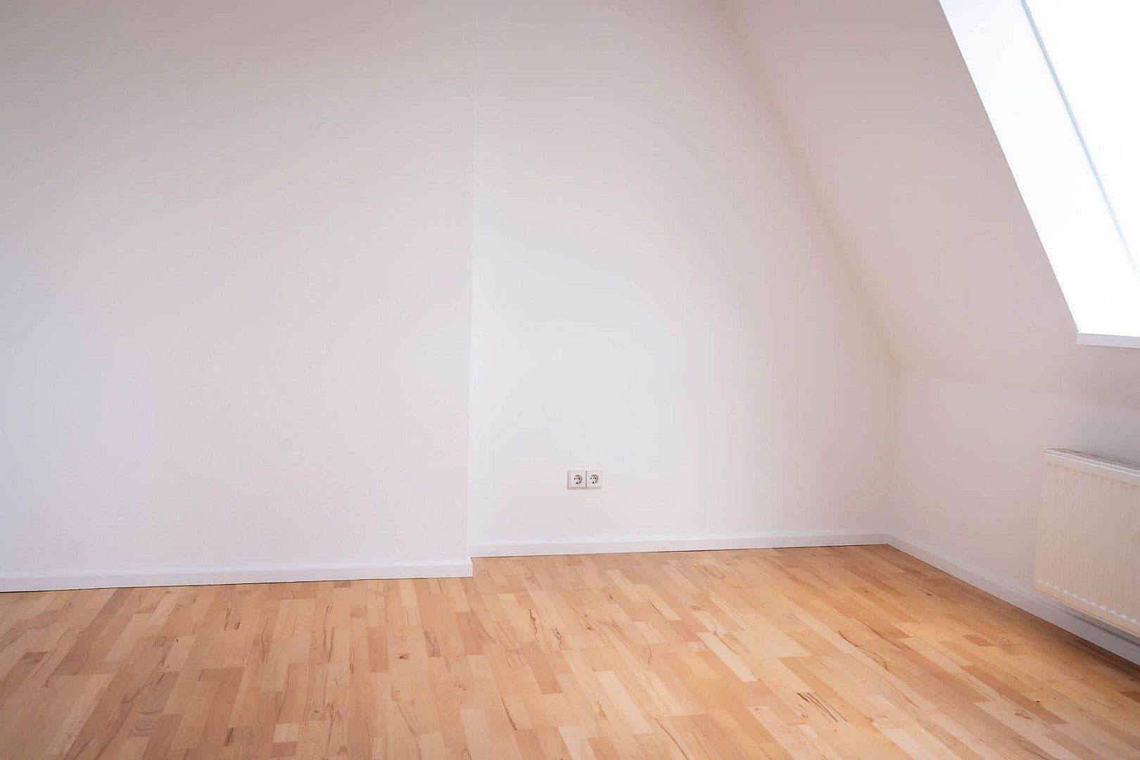 Predaj bytu 3-izbový 86 m², Berlin, Berlín Predaj bytu 3-izbový 86 m², Berlin, Berlín