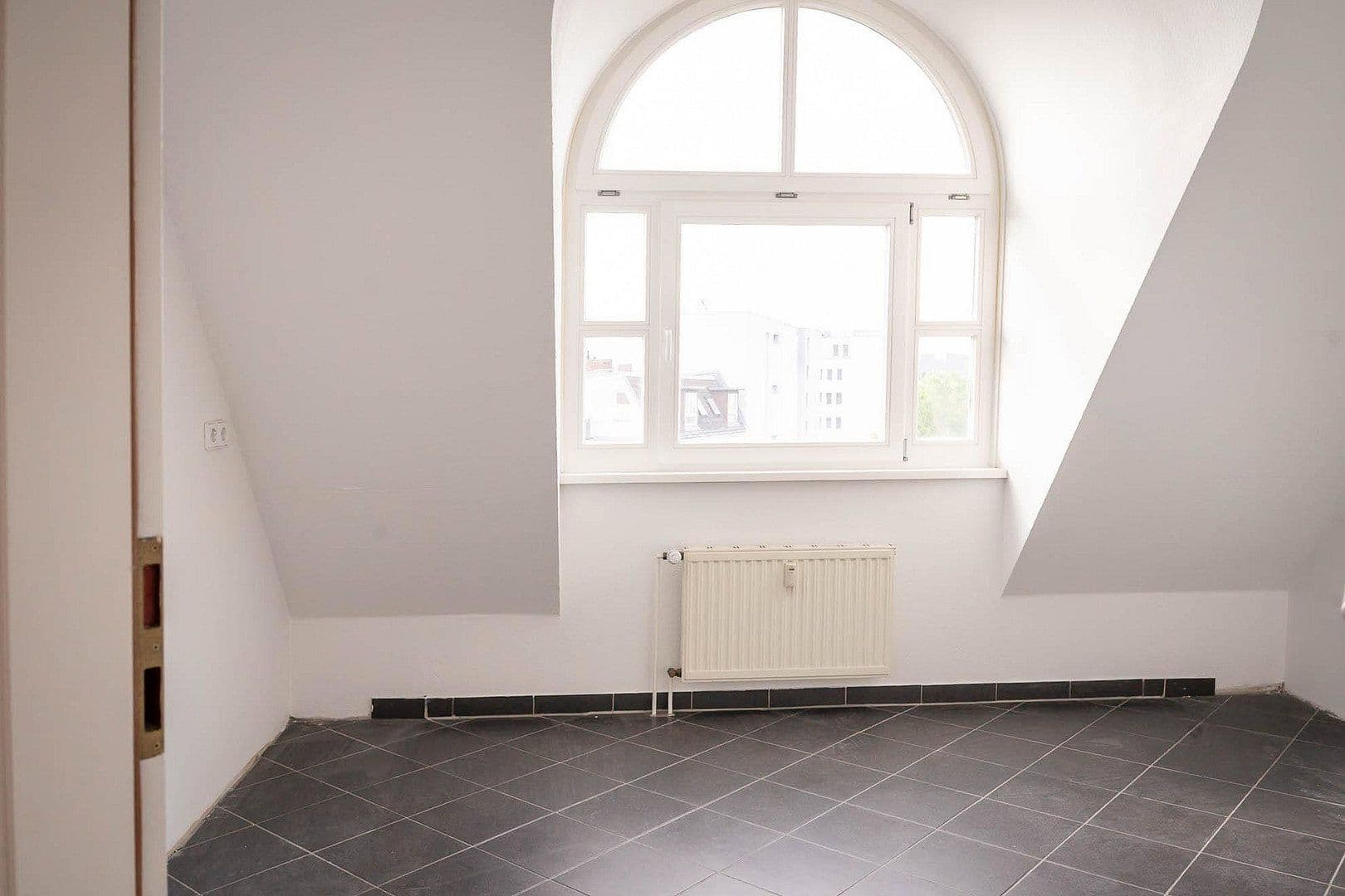 Predaj bytu 3-izbový 86 m², Berlin, Berlín Predaj bytu 3-izbový 86 m², Berlin, Berlín