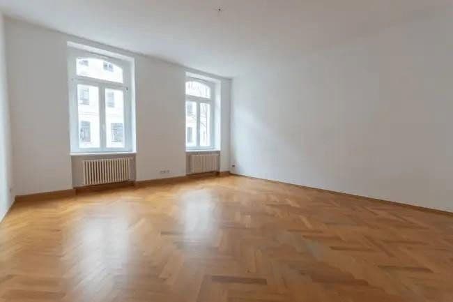 Prenájom bytu 3-izbový 92 m², Leipzig, Sasko Prenájom bytu 3-izbový 92 m², Leipzig, Sasko