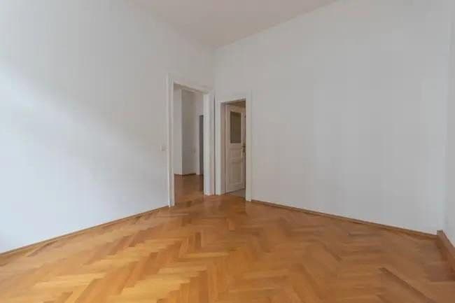 Prenájom bytu 3-izbový 92 m², Leipzig, Sasko Prenájom bytu 3-izbový 92 m², Leipzig, Sasko