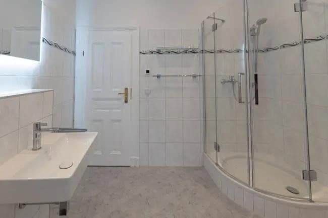 Prenájom bytu 3-izbový 92 m², Leipzig, Sasko Prenájom bytu 3-izbový 92 m², Leipzig, Sasko