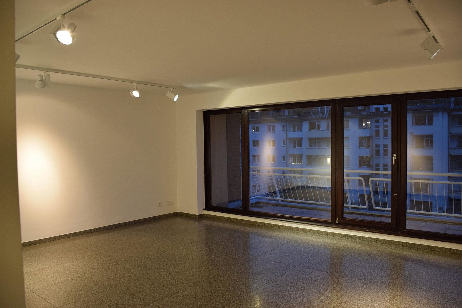 Prenájom kancelárie 130 m², Kaiserswerther Str. 144, Düsseldorf, Severné Porýnie - Westfálsko Prenájom kancelárie 130 m², Kaiserswerther Str. 144, Düsseldorf, Severné Porýnie - Westfálsko
