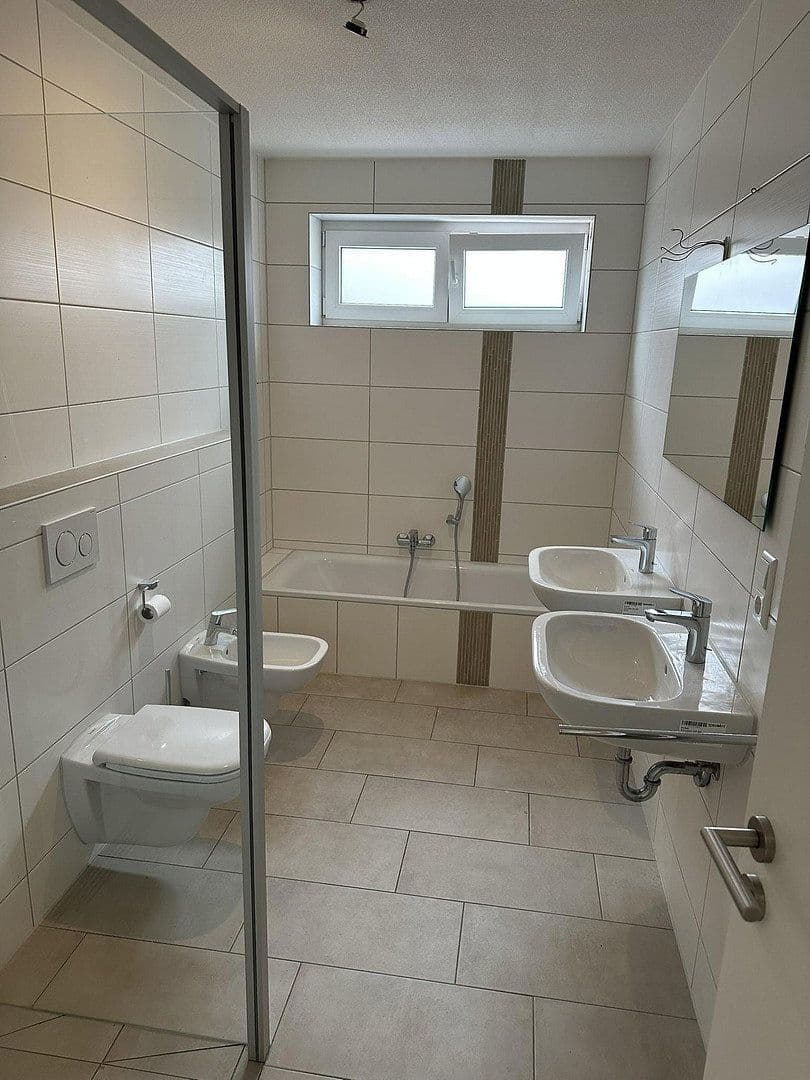 Prenájom bytu 4-izbový 98 m², Neckarpark 47, Villingen-Schwenningen, Bádensko-Wurttembersko Prenájom bytu 4-izbový 98 m², Neckarpark 47, Villingen-Schwenningen, Bádensko-Wurttembersko