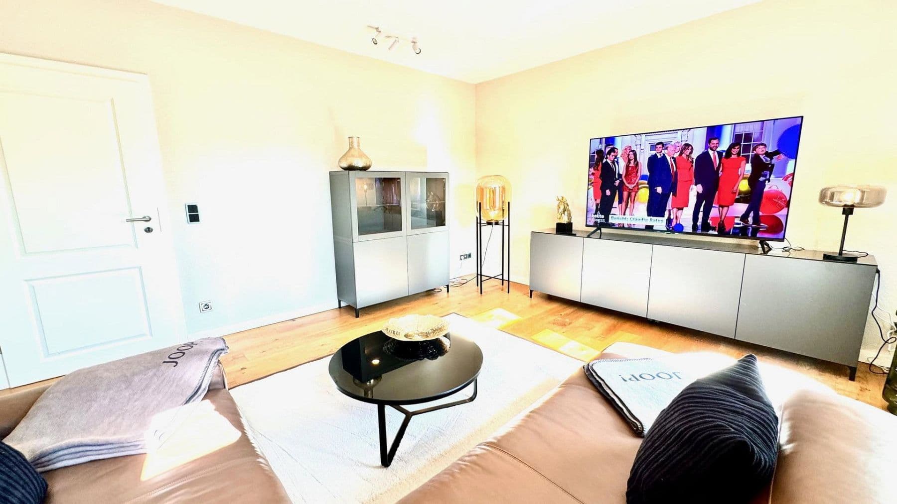 Prenájom bytu 2-izbový 57 m², Hegelstrasse.1, Zwickau, Sasko Prenájom bytu 2-izbový 57 m², Hegelstrasse.1, Zwickau, Sasko