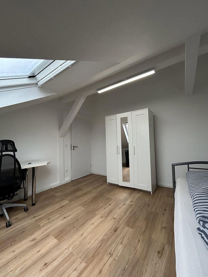 Prenájom bytu 3-izbový 15 m², Karlsruhe, Bádensko-Wurttembersko Prenájom bytu 3-izbový 15 m², Karlsruhe, Bádensko-Wurttembersko