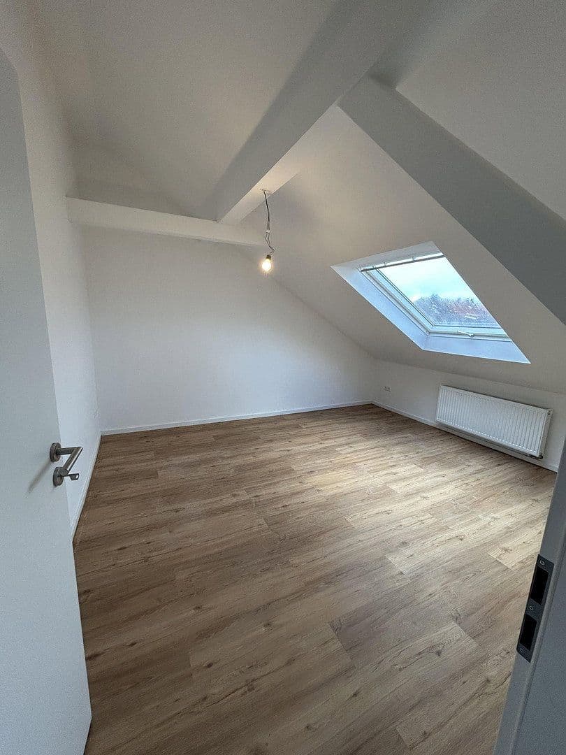 Prenájom bytu 3-izbový 15 m², Karlsruhe, Bádensko-Wurttembersko Prenájom bytu 3-izbový 15 m², Karlsruhe, Bádensko-Wurttembersko