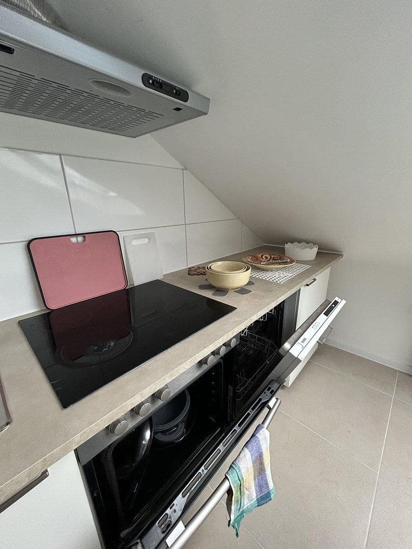 Prenájom bytu 3-izbový 15 m², Karlsruhe, Bádensko-Wurttembersko Prenájom bytu 3-izbový 15 m², Karlsruhe, Bádensko-Wurttembersko