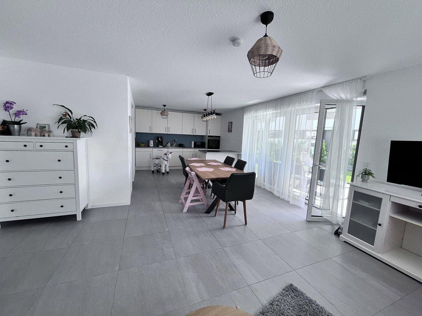 Prenájom bytu 3-izbový 98 m², Detmold, Severné Porýnie - Westfálsko Prenájom bytu 3-izbový 98 m², Detmold, Severné Porýnie - Westfálsko