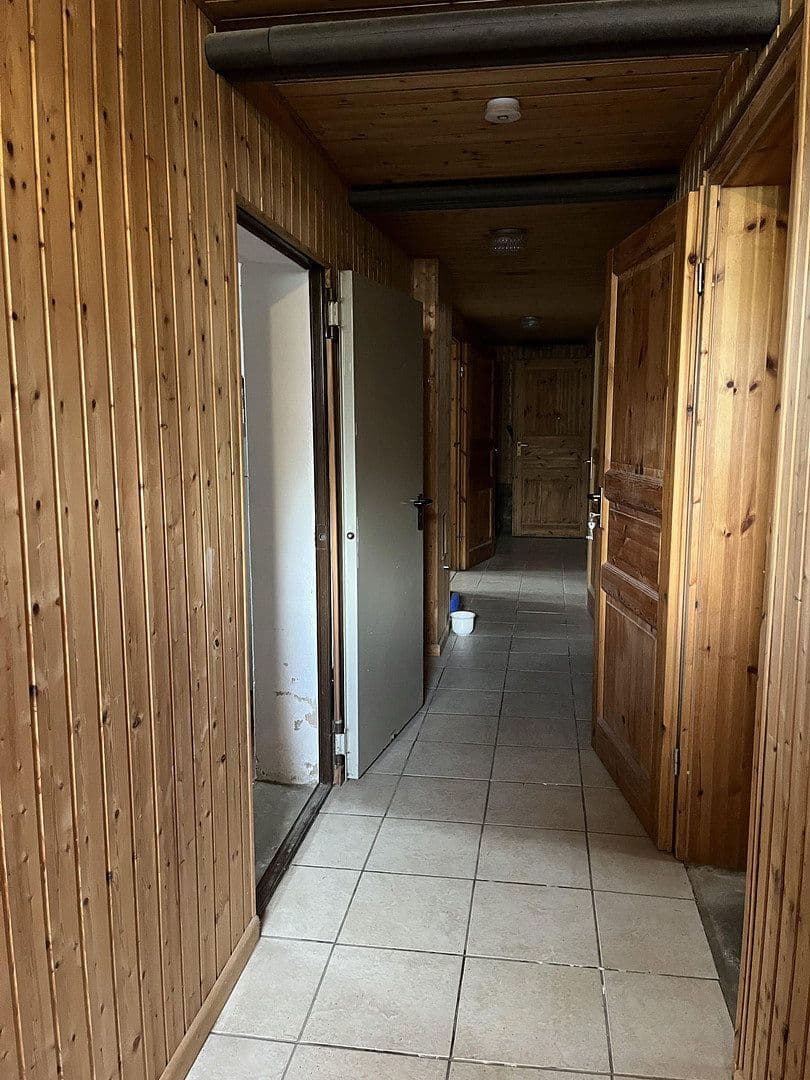 Predaj domu 179 m², pozemek 1.108 m², Bahnhofstraße 2, Lübz, Meklenbursko-Predpomoransko Predaj domu 179 m², pozemek 1.108 m², Bahnhofstraße 2, Lübz, Meklenbursko-Predpomoransko