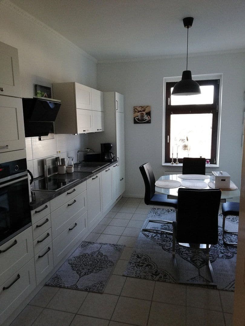 Predaj domu 179 m², pozemek 1.108 m², Bahnhofstraße 2, Lübz, Meklenbursko-Predpomoransko Predaj domu 179 m², pozemek 1.108 m², Bahnhofstraße 2, Lübz, Meklenbursko-Predpomoransko