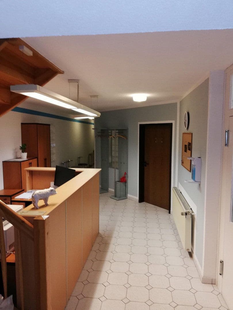 Predaj domu 179 m², pozemek 1.108 m², Bahnhofstraße 2, Lübz, Meklenbursko-Predpomoransko Predaj domu 179 m², pozemek 1.108 m², Bahnhofstraße 2, Lübz, Meklenbursko-Predpomoransko
