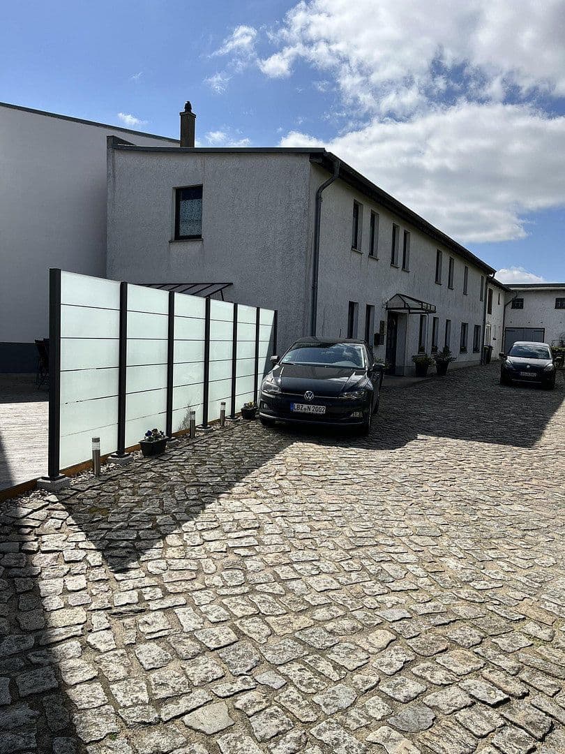 Predaj domu 179 m², pozemek 1.108 m², Bahnhofstraße 2, Lübz, Meklenbursko-Predpomoransko Predaj domu 179 m², pozemek 1.108 m², Bahnhofstraße 2, Lübz, Meklenbursko-Predpomoransko