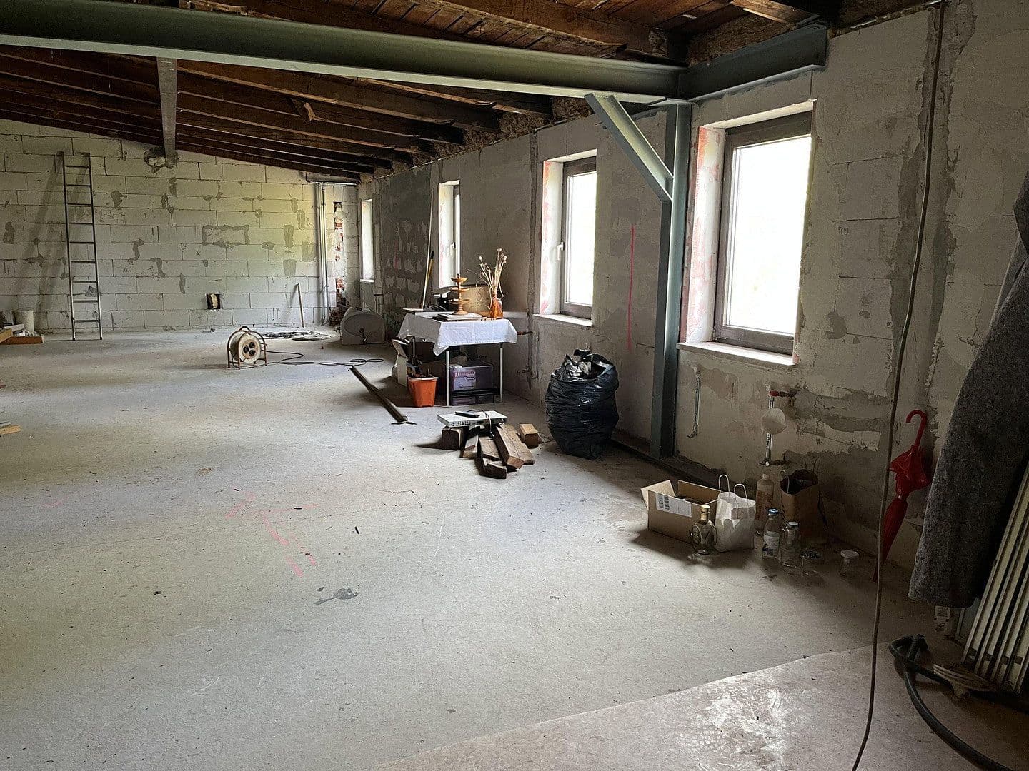 Predaj domu 179 m², pozemek 1.108 m², Bahnhofstraße 2, Lübz, Meklenbursko-Predpomoransko Predaj domu 179 m², pozemek 1.108 m², Bahnhofstraße 2, Lübz, Meklenbursko-Predpomoransko