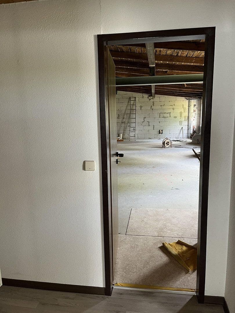 Predaj domu 179 m², pozemek 1.108 m², Bahnhofstraße 2, Lübz, Meklenbursko-Predpomoransko Predaj domu 179 m², pozemek 1.108 m², Bahnhofstraße 2, Lübz, Meklenbursko-Predpomoransko