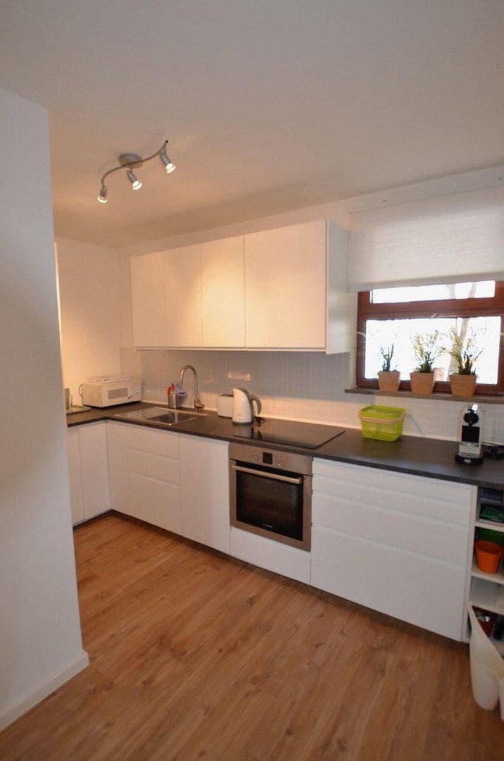 Prenájom bytu 3-izbový 100 m², Hildoboldstr. 3, München, Bavorsko Prenájom bytu 3-izbový 100 m², Hildoboldstr. 3, München, Bavorsko