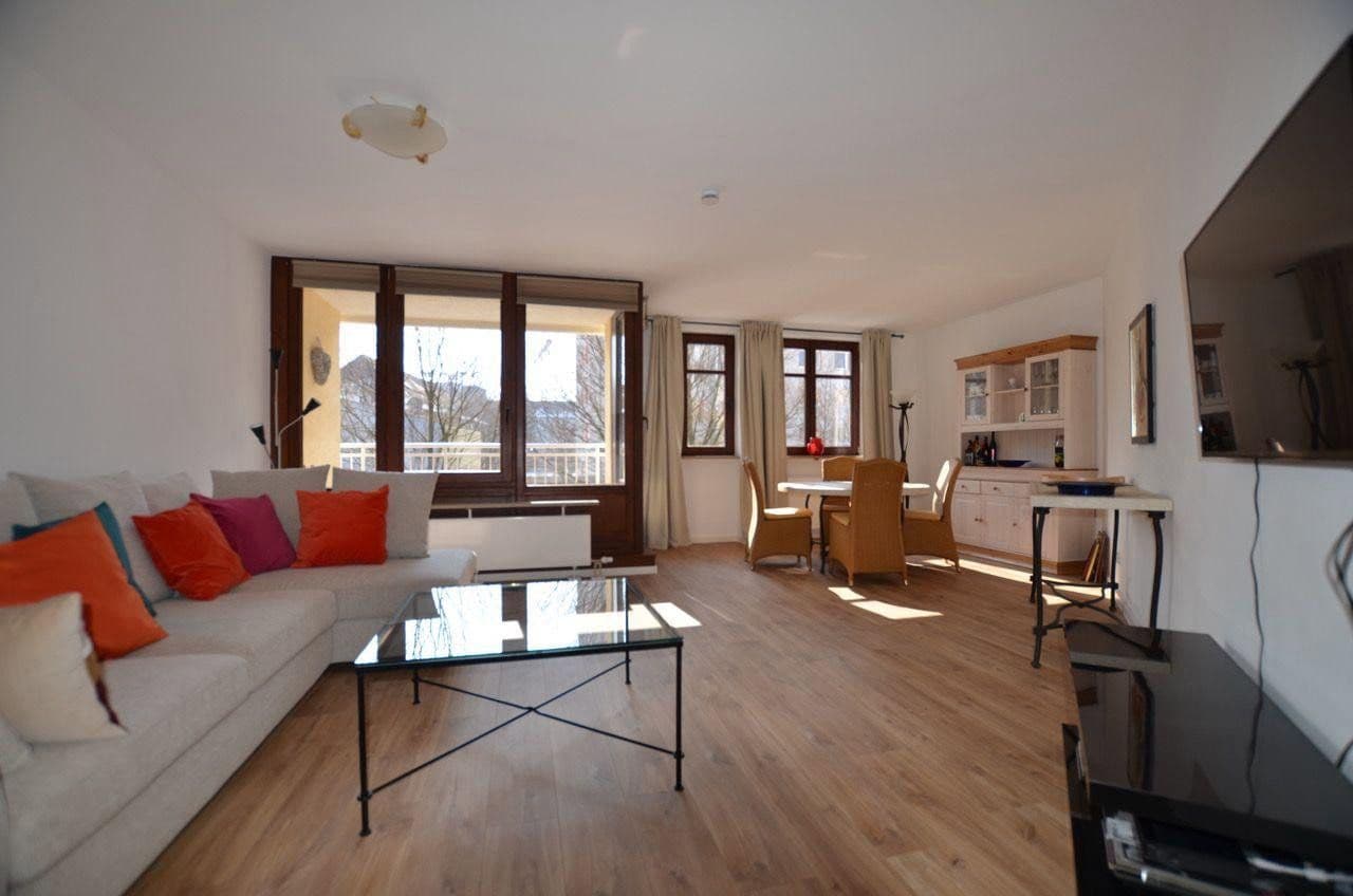 Prenájom bytu 3-izbový 100 m², Hildoboldstr. 3, München, Bavorsko Prenájom bytu 3-izbový 100 m², Hildoboldstr. 3, München, Bavorsko