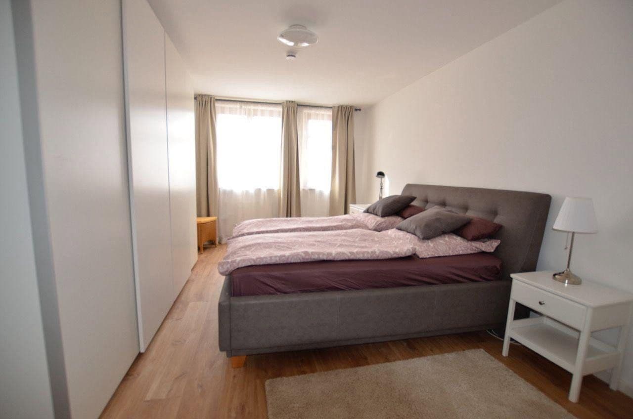 Prenájom bytu 3-izbový 100 m², Hildoboldstr. 3, München, Bavorsko Prenájom bytu 3-izbový 100 m², Hildoboldstr. 3, München, Bavorsko