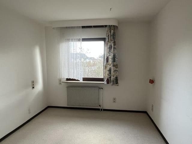 Predaj domu 240 m², pozemek 731 m², Taunusstrasse 48, Herrenberg, Bádensko-Wurttembersko Predaj domu 240 m², pozemek 731 m², Taunusstrasse 48, Herrenberg, Bádensko-Wurttembersko