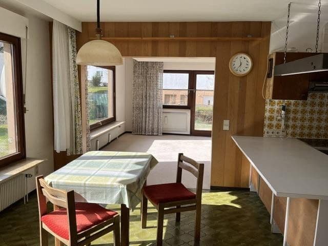 Predaj domu 240 m², pozemek 731 m², Taunusstrasse 48, Herrenberg, Bádensko-Wurttembersko Predaj domu 240 m², pozemek 731 m², Taunusstrasse 48, Herrenberg, Bádensko-Wurttembersko
