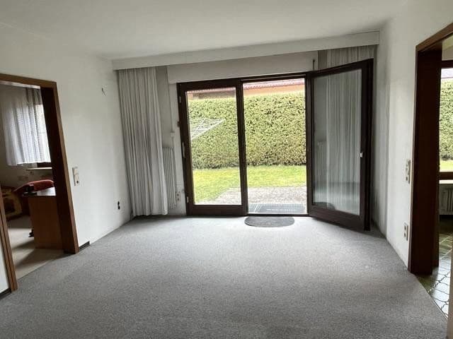Predaj domu 240 m², pozemek 731 m², Taunusstrasse 48, Herrenberg, Bádensko-Wurttembersko Predaj domu 240 m², pozemek 731 m², Taunusstrasse 48, Herrenberg, Bádensko-Wurttembersko