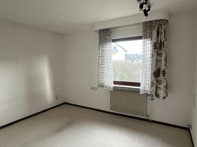 Predaj domu 240 m², pozemek 731 m², Taunusstrasse 48, Herrenberg, Bádensko-Wurttembersko Predaj domu 240 m², pozemek 731 m², Taunusstrasse 48, Herrenberg, Bádensko-Wurttembersko