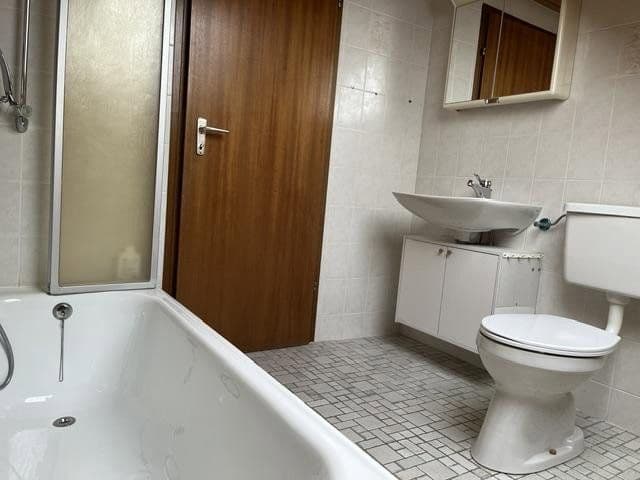 Predaj domu 240 m², pozemek 731 m², Taunusstrasse 48, Herrenberg, Bádensko-Wurttembersko Predaj domu 240 m², pozemek 731 m², Taunusstrasse 48, Herrenberg, Bádensko-Wurttembersko