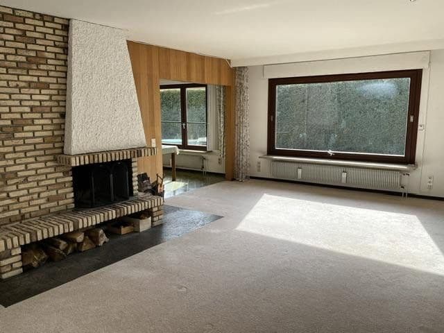 Predaj domu 240 m², pozemek 731 m², Taunusstrasse 48, Herrenberg, Bádensko-Wurttembersko Predaj domu 240 m², pozemek 731 m², Taunusstrasse 48, Herrenberg, Bádensko-Wurttembersko