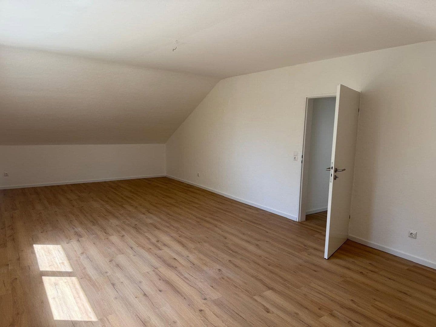 Prenájom bytu 3-izbový 83 m², Maintal, Hesensko Prenájom bytu 3-izbový 83 m², Maintal, Hesensko